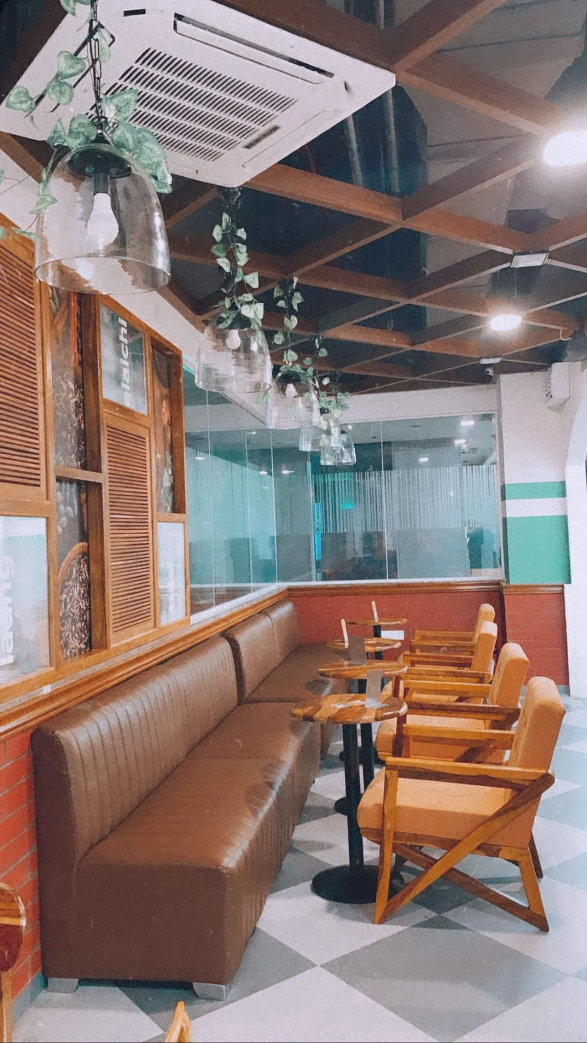 Starbucks Coffee outlet image