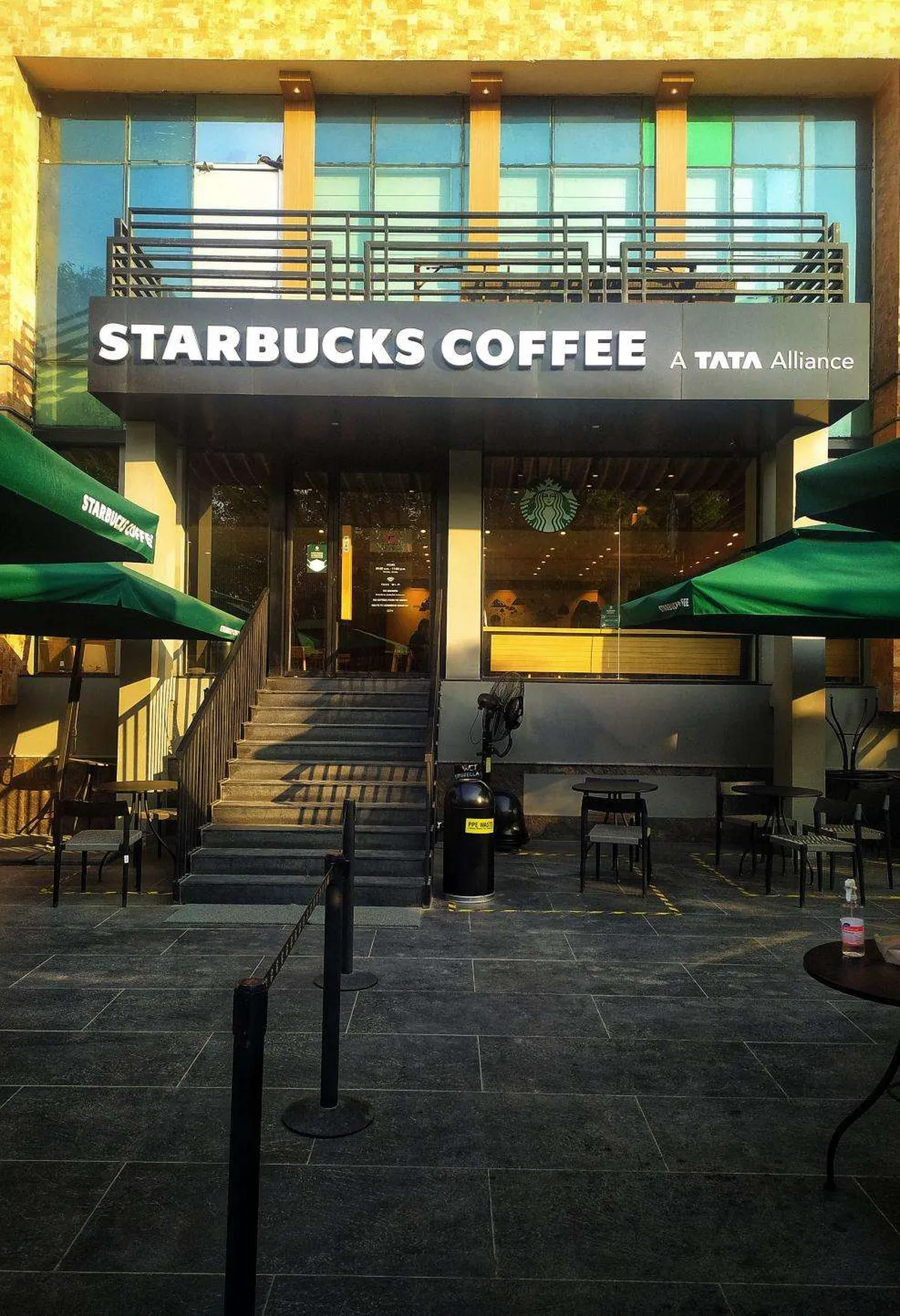 Starbucks Coffee Outlet Image