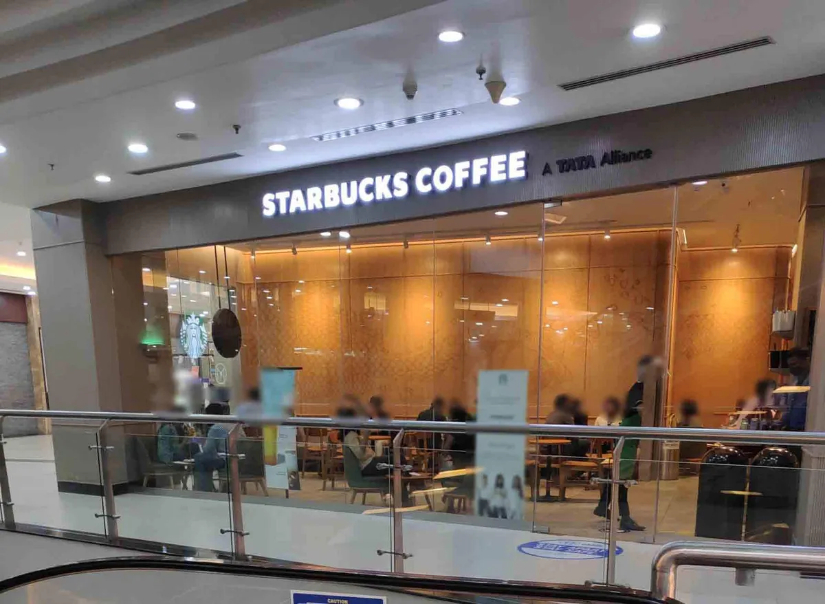 Starbucks Coffee outlet image