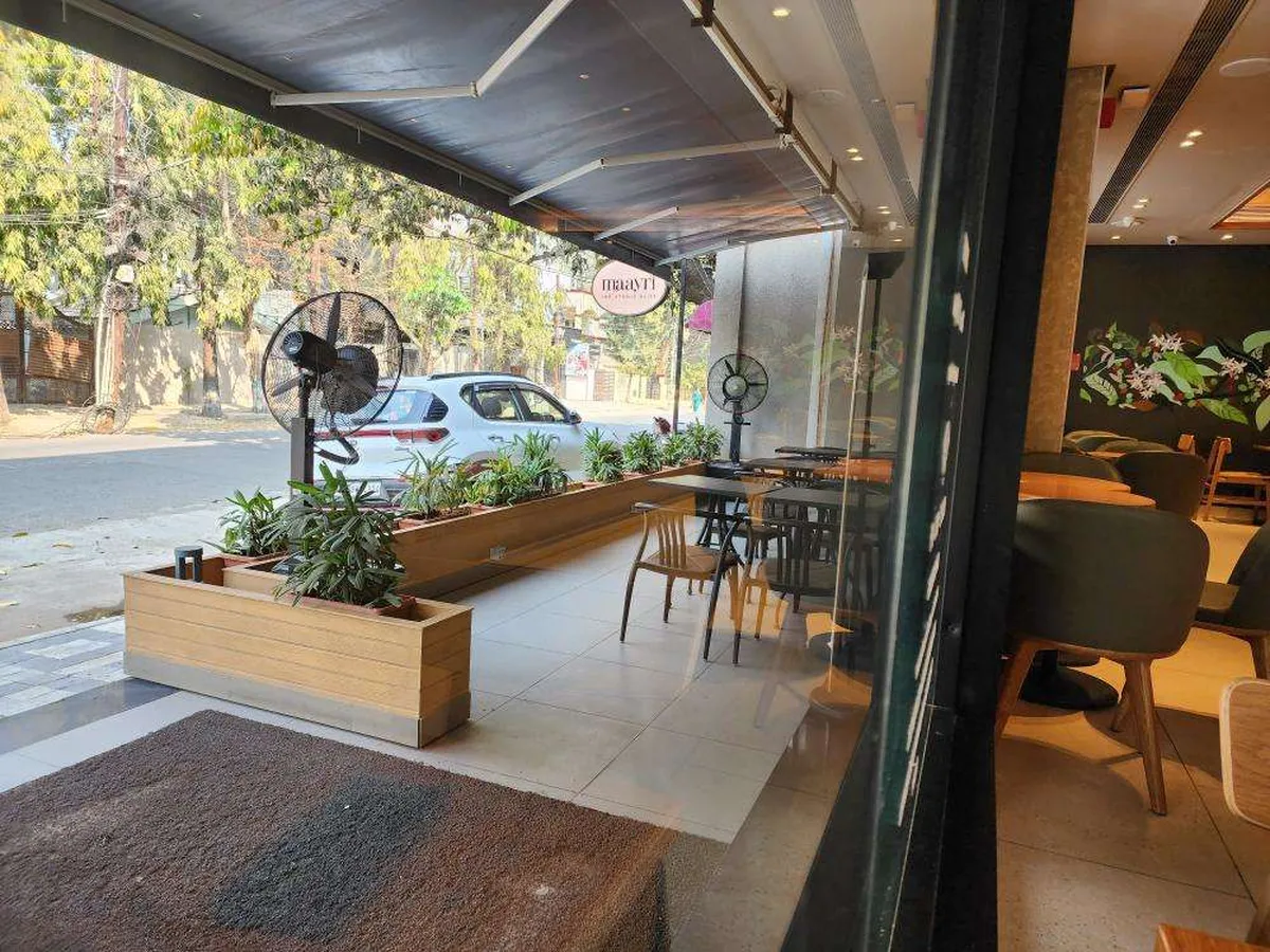 Starbucks Coffee Outlet Image