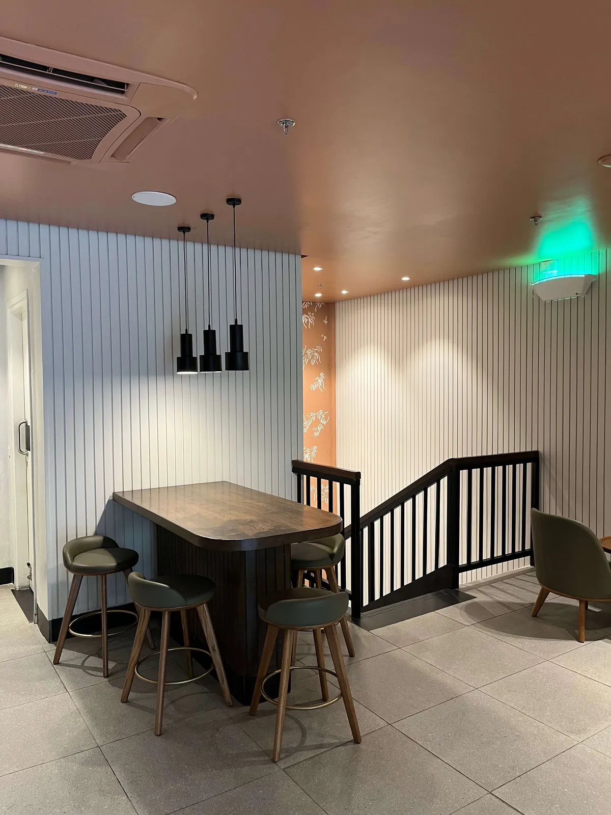 Starbucks Coffee outlet image