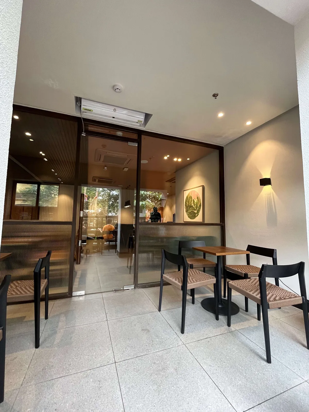 Starbucks Coffee Outlet Image