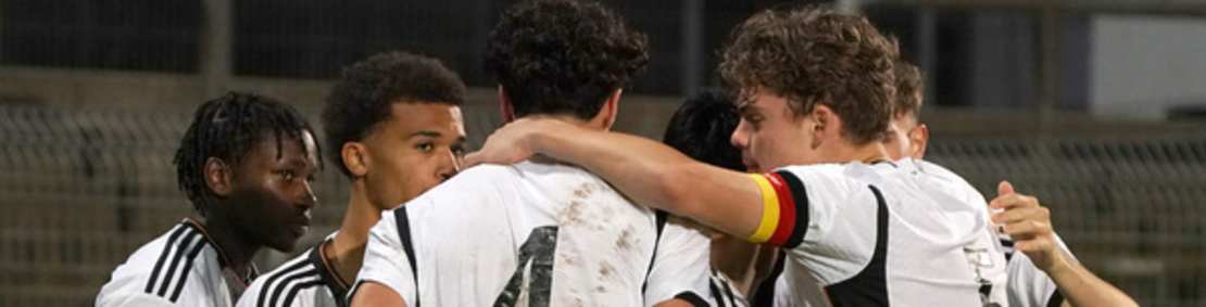 Germany U16 v Italy U16 - International Friendly PIRMASENS, GERMANY - MARCH 22: team of Germany U16 during the Germany U16 v Italy U16 - International Friendly match on March 22, 2024 in Pirmasens, Germany. (Photo by Andreas Schlichter/Getty Images for DFB)