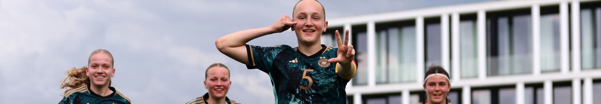 U17-Juniorinnen,Header,2024