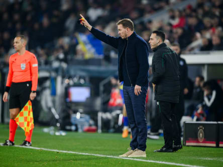 GES/ Fussball/ Deutschland - Bosnien und Herzegowina, 16.11.2024 Head Coach Julian Nagelsmann of Germany gives instructions to his teamGES/ Fussball/ UEFA Nations League: Deutschland - Bosnien und Herzegowina, 16.11.2024Football / Soccer: Germany vs Bosnia Herzegovina, Freiburg, November 16, 2024