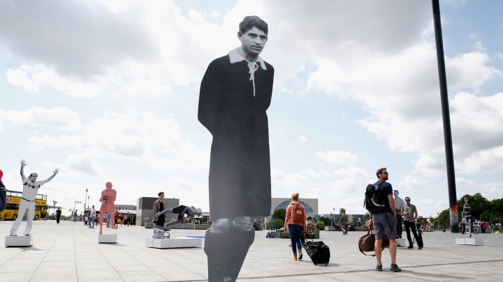 'Between Success And Persecution' - Exhibition Opening BERLIN, GERMANY - JULY 23: Life-sized sculptures of jewish athletes are pictured during the exhibition opening 'Between Success And Persecution' at Washingtonplatz on July 23, 2015 in Berlin, Germany. (Photo by Boris Streubel/Getty Images) *** Local Caption *** Gottfried Fuchs
