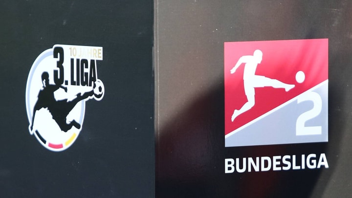 Logo 3 Liga und 2 Liga und Schriftzug Relegation 2018 beim Spiel Karlsruher SC vs Erzgebirge Aue i Logo 3. Liga und 2.Liga und Schriftzug Relegation 2018 beim Spiel Karlsruher SC vs. Erzgebirge Aue in der Relegation zur 2.Bundesliga am 18.05.2018, Foto Michael Bermel/Eibner-Pressefoto Karlsruher SC vs. Erzgebirge Aue, Fussball, 2. Bundesliga-Relegation, 18.05.2018 Karlsruhe *** Logo 3 Liga und 2 Liga und Schriftzug Relegation 2018 at Karlsruher SC vs Erzgebirge Aue in relegation to 2 Bundesliga on 18 05 2018 Photo Michael Bermel Eibner Pressebild Karlsruher SC vs Erzgebirge Aue Soccer 2 Bundesliga Relegation 18 05 2018 Karlsruhe Copyright: xEibner-Pressefoto/Bermelx EP_MBL
