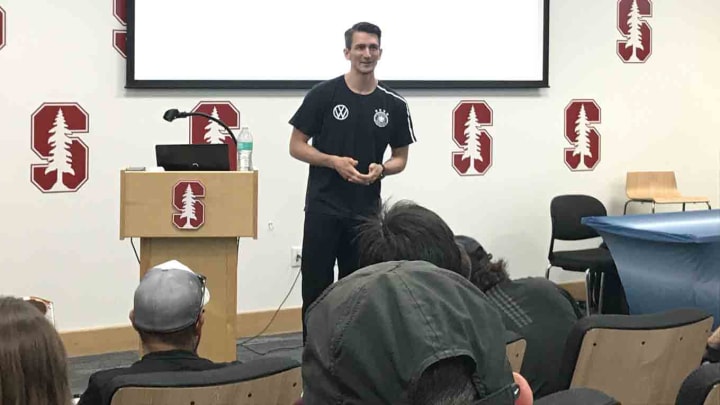 Theorie im Hörsaal: Nicklas Dietrich Theorie im Hörsaal: Nicklas Dietrich