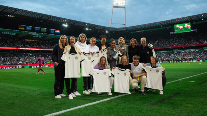 Lgenendentreffen,Frauen-Nationalmannschaft
