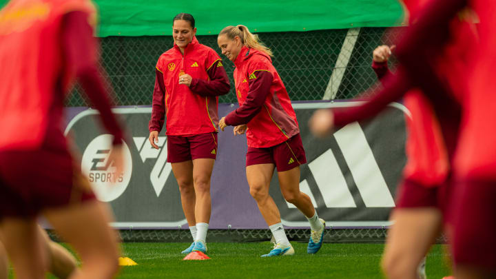 Klara Bühl,Giovanna Hoffmann,Frauen-Nationalmannschaft,Training
