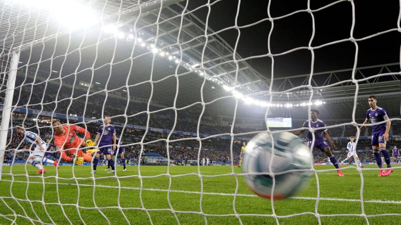 Real Soiedad's Adnan Januzaj trifft gegen Real Valladolid © 2020 imago images/Agencia EFE Real Soiedad's Adnan Januzaj trifft gegen Real Valladolid © 2020 imago images/Agencia EFE