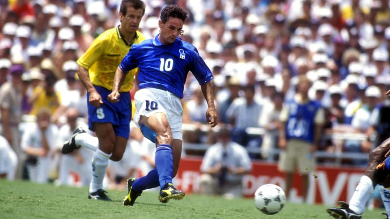 Roberto Baggio dribbetl im WM-Finale 1994.