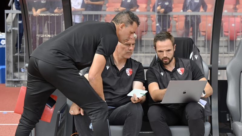 Der "COMPASS" für die Beziehung? Eine qualitative Interviewstudie zur Aufrechterhaltung der Trainer-Analysten-Beziehung.