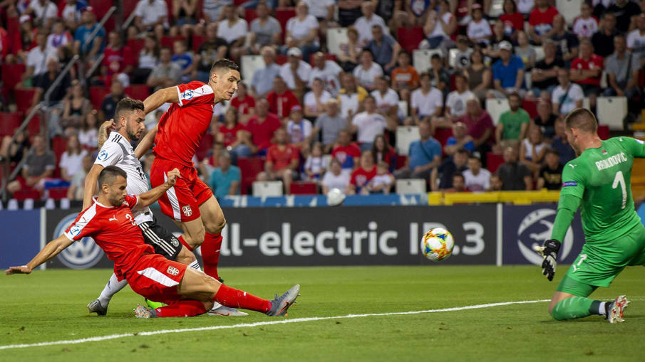 Marco Richter Tor Deutschland gegen Serbien U21 EM © 2019 imago images / HMB-Media Marco Richter erzielt im zweiten Gruppenspiel der U 21-EM 2019 zwischen Deutschland und Serbien den Führungstreffer zum 1:0 © 2019 imago images / HMB-Media