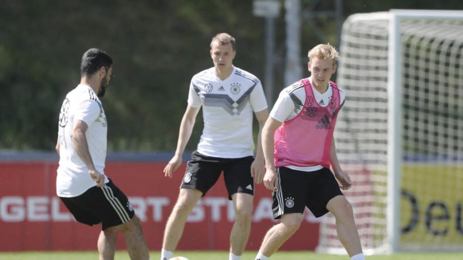 Eine Trainingseinheit der deutschen Nationalmannschaft © 2019 Getty Images Ilkay Gündogan, Lukas Klostermann und Julian Brandt während einer Trainingseinheit der deutschen Nationalmannschaft vor dem Qualifikationsspiel gegen Weißrussland.