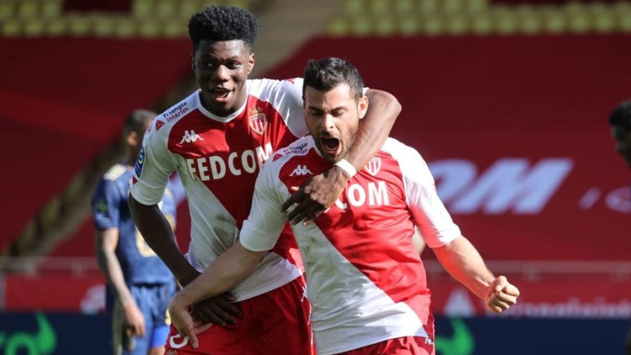 Kevin Volland jubelt nach seinem Tor im Ligaspiel gegen Stade Brest. © Getty images/ Valery Hache Kevin Volland, Angreifer vom AS Monaco, jubelt nach seinem Tor im Ligaspiel gegen Stade Brest.
