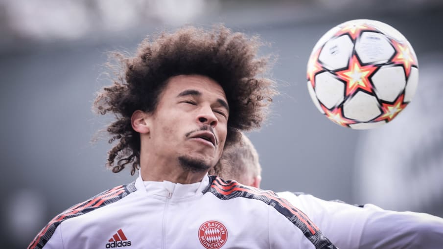 Eine Studie gibt einen Überblick über die Kopfballereignisse aus den fünf europäischen Topligen. © Getty Images / Alex Grimm 2022 Leroy Sane und Joshua Kimmich im Luftduell um den Ball.