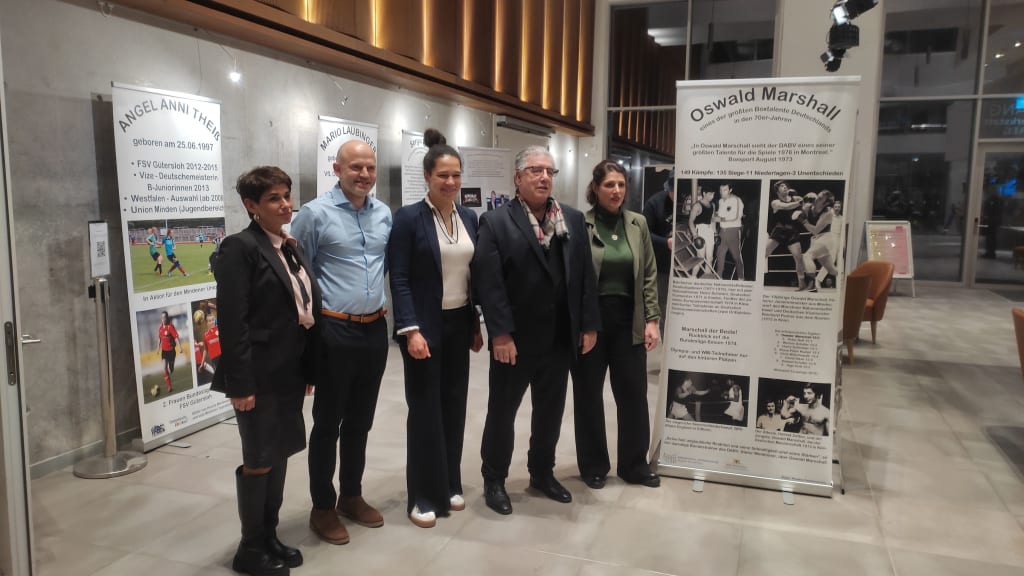 Celia Sasic,Ausstellung