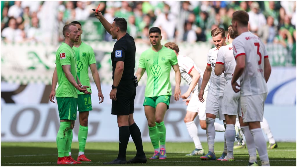 Maximilian Arnold,Rote Karte,VfL Wolfsburg
