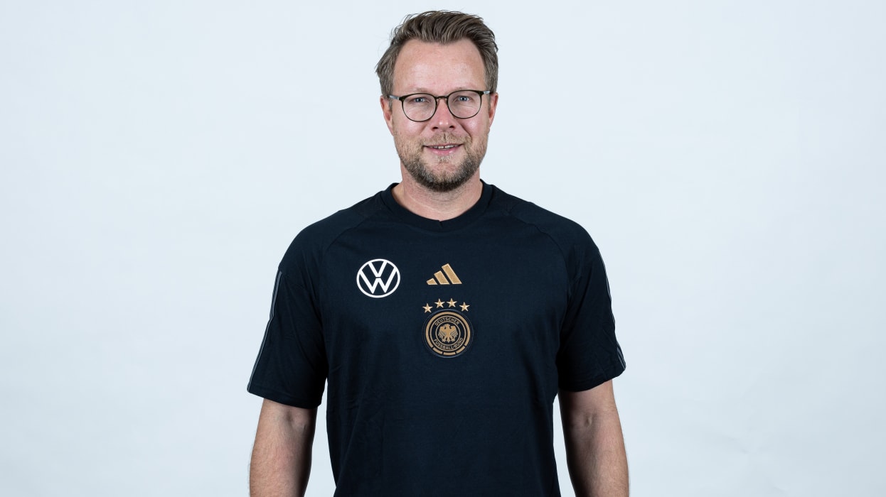 Germany U20 Men's Studio Portraits ZWICKAU, GERMANY - NOVEMBER 17: Daniel Hensler of Germany poses during the Germany U20 Men's Studio Portraits at First Inn Zwickau on November 17, 2022 in Zwickau, Germany. (Photo by Boris Streubel/Getty Images for DFB)