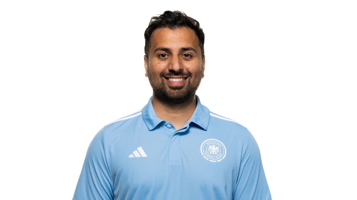 DFB Futsal-Nationalmannschaft Presentation, German national futsal team, Munim Akhtar (Physiotherapeut), Frankfurt am Main, 01.10.2024, Foto: Yuliia Perekopaiko/DFB