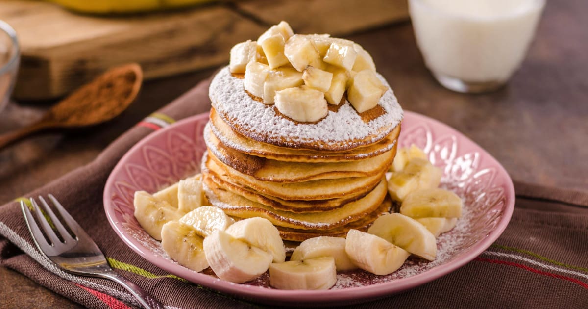 Bananen-Pfannkuchen mit Honig