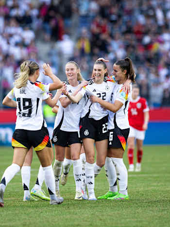 DFB Frauen-Nationalmannschaft ISLGER/GERAUT DFB Frauen-Nationalmannschaft, German Womens National Team, EM-Qualifikationsspiel gegen Oesterreich, Heimspiel, Klara Buehl, Janina Minge, Jule Brand, Lena Oberdorf, Heinz von Heiden Arena, Hannover, 16.07.2024, Foto: Yuliia Perekopaiko/DFB