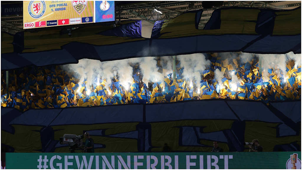 Eintracht Braunschweig,Zuschauer,Fans,Pyrotechnik