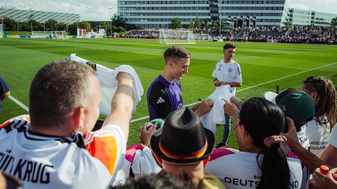 Nico Schlotterbeck.UEFA EURO 2024: offenes Training der deutschen Fussball Nationalmannschaft in Herzogenaurach, 10.06.2024Training, practice of the German national team, Herzogenaurach, 10.06.2024Abdruck+jede Verwendung ausserhalb des DFB / Deutschen Fussball-Bund nicht gestattet.