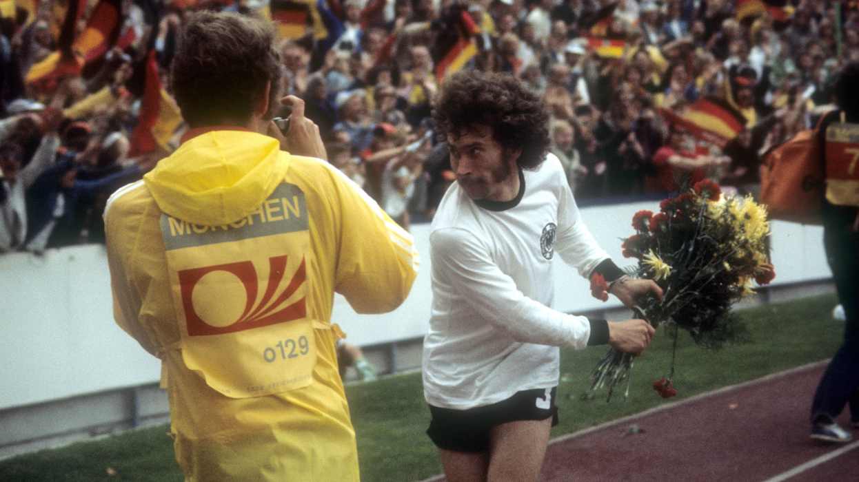 WM 1974 Weltmeister Paul Breitner BR Deutschland feiert nach dem Sieg im Finale