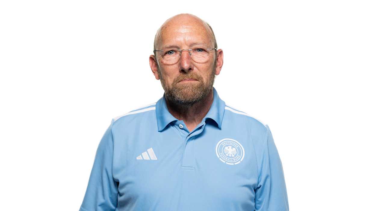 DFB Futsal-Nationalmannschaft Presentation, German national futsal team, Dirk Ester (Busfahrer), Frankfurt am Main, 01.10.2024, Foto: Yuliia Perekopaiko/DFB