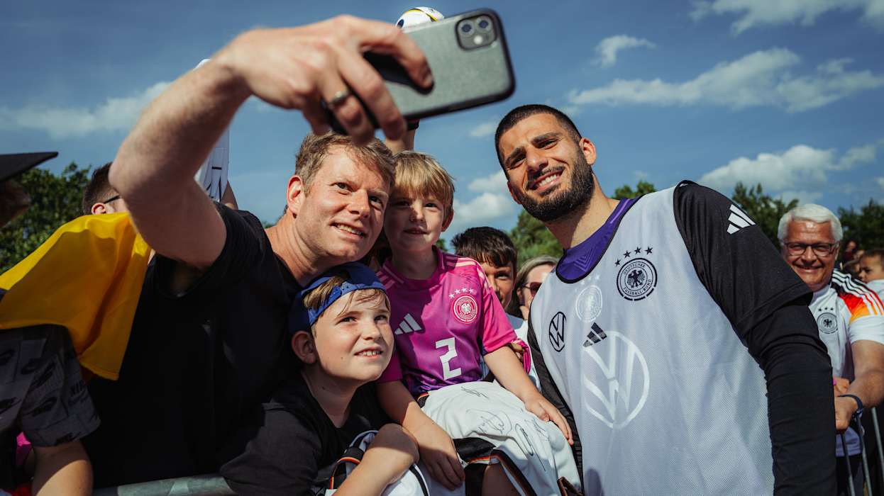 Deniz Undav.UEFA EURO 2024: offenes Training der deutschen Fussball Nationalmannschaft in Herzogenaurach, 10.06.2024Training, practice of the German national team, Herzogenaurach, 10.06.2024Abdruck+jede Verwendung ausserhalb des DFB / Deutschen Fussball-Bund nicht gestattet.
