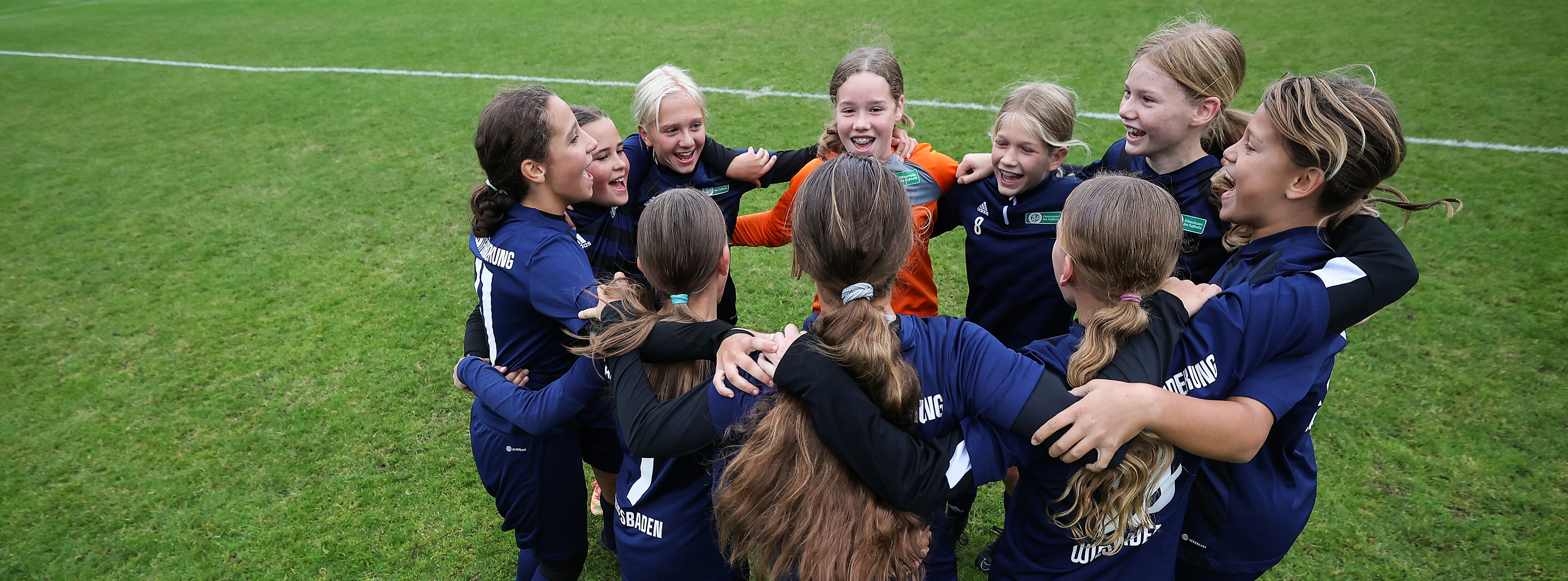 DFB School Football Cup - Girls' Final Day BAD BLANKENBURG, GERMANY - SEPTEMBER 17: Pupils of Elly-Heuss-Schule Wiesbaden (Hesse) celebrate during the DFB School Football Cup on September 17, 2024 in Bad Blankenburg, Germany. (Photo by Ronny Hartmann/Getty Images for DFB)