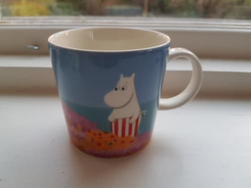 Ny Mumin mugg Muminmammans muralmålning