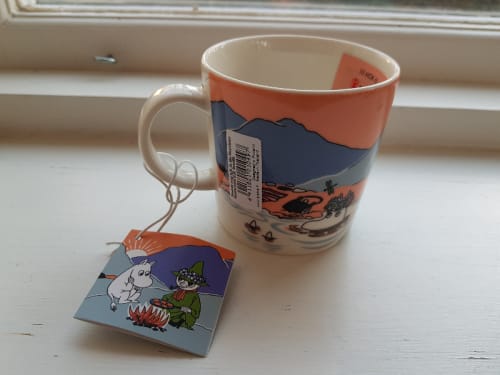 Ny Mumin mugg Bland bergen