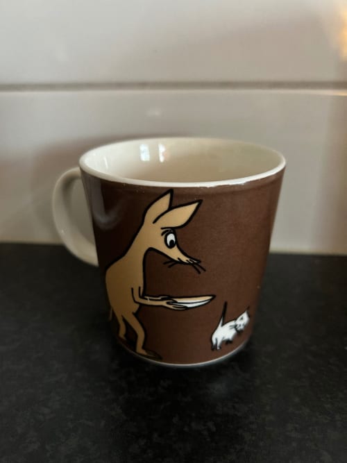 Brown mug Sniff