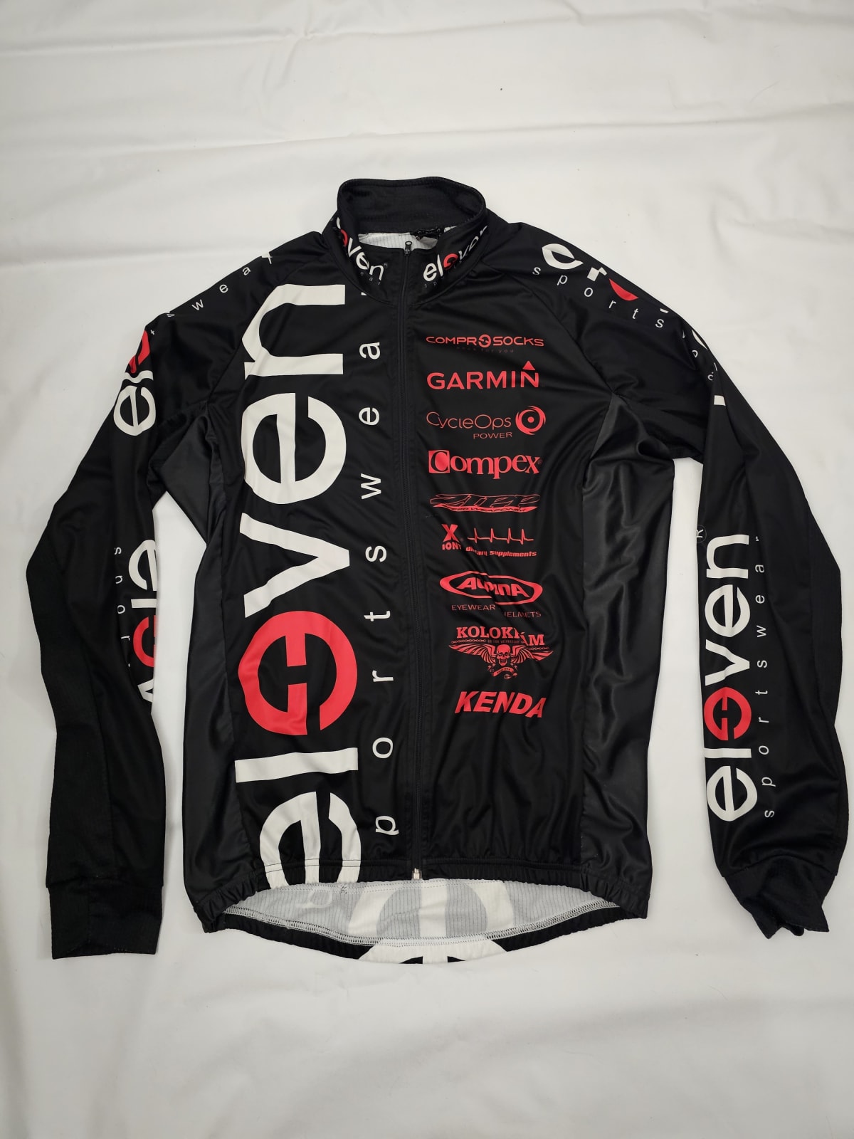 Eleven Яке - Велоекипировка Velokit.bg