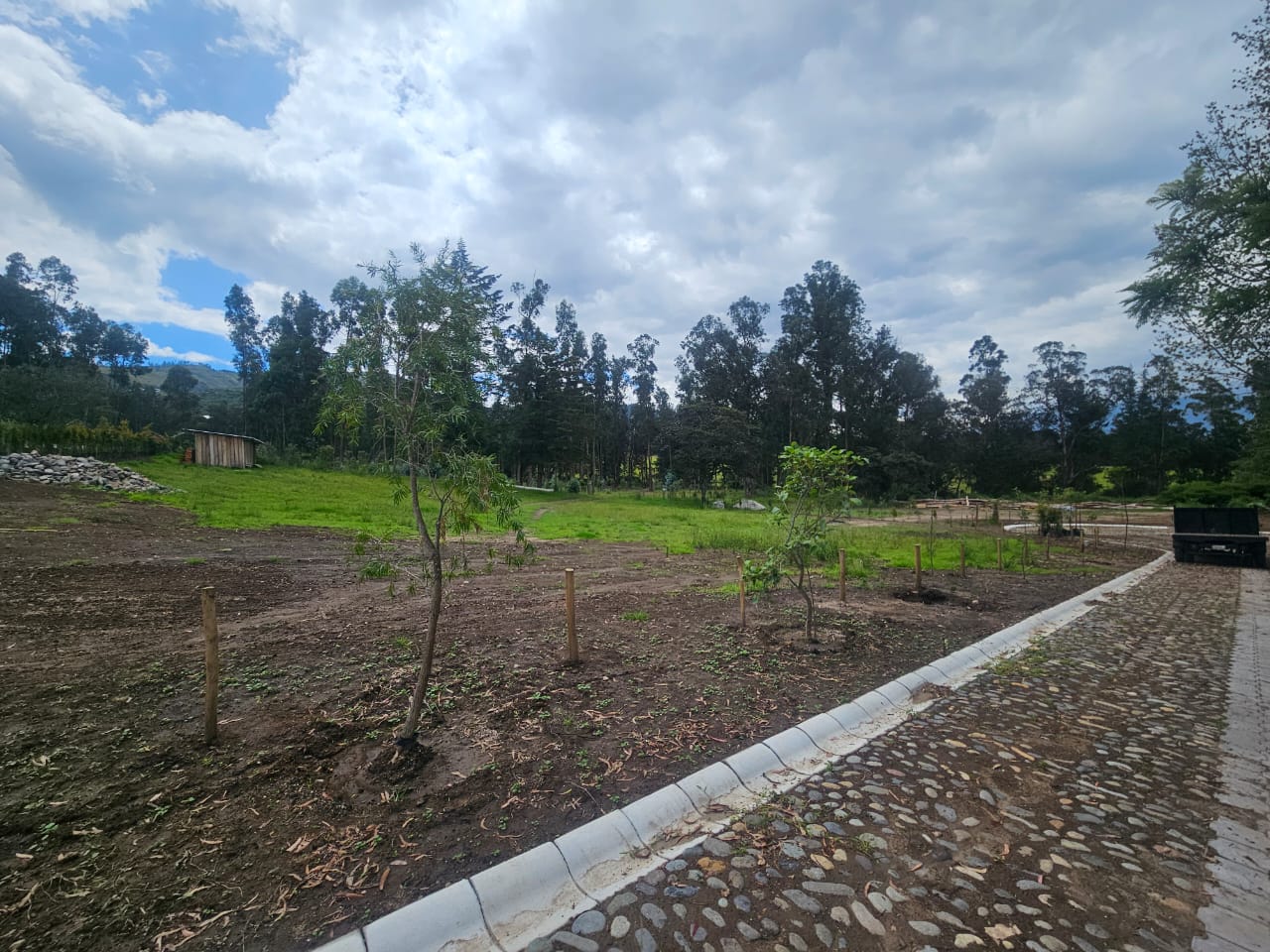 Urbanizacion BOSQAL - Chiviqui - Tumbaco - Quito