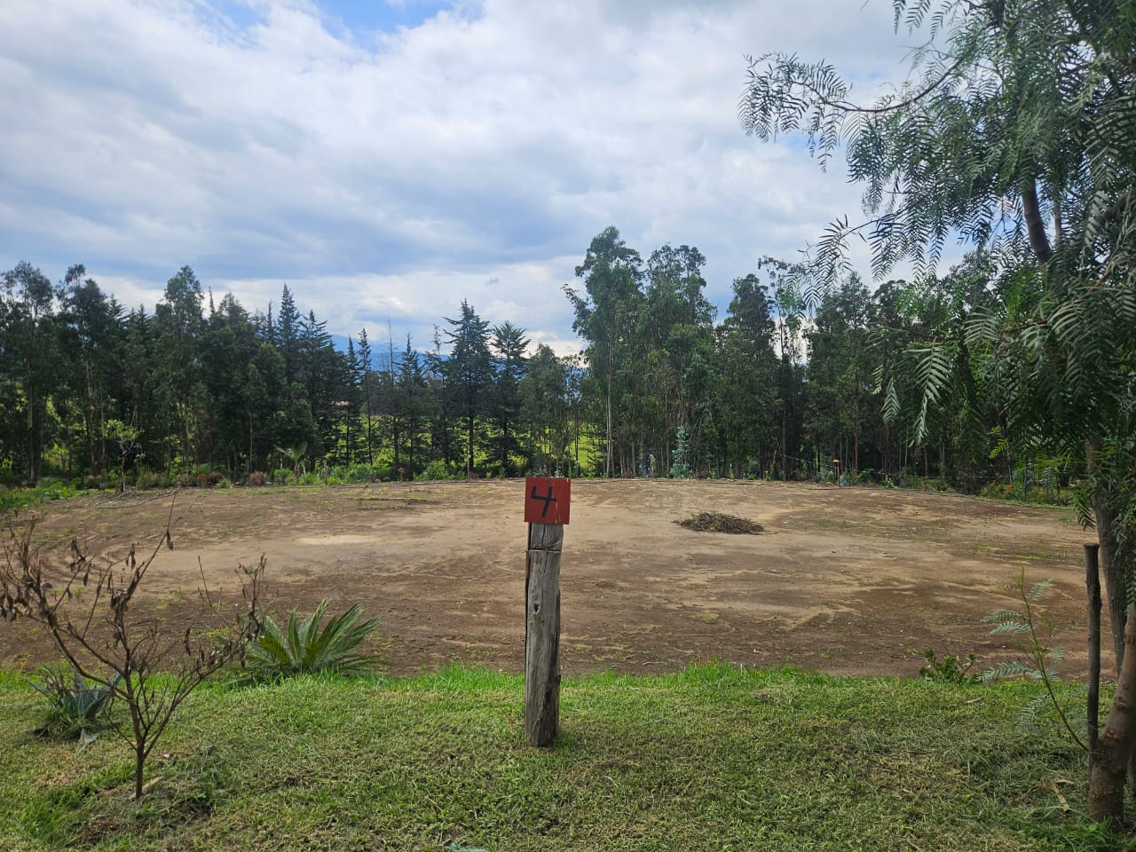 Urbanizacion BOSQAL - Chiviqui - Tumbaco - Quito