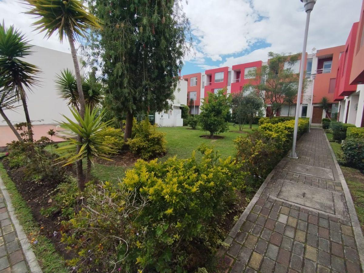 Casa en conjunto en Tumbaco