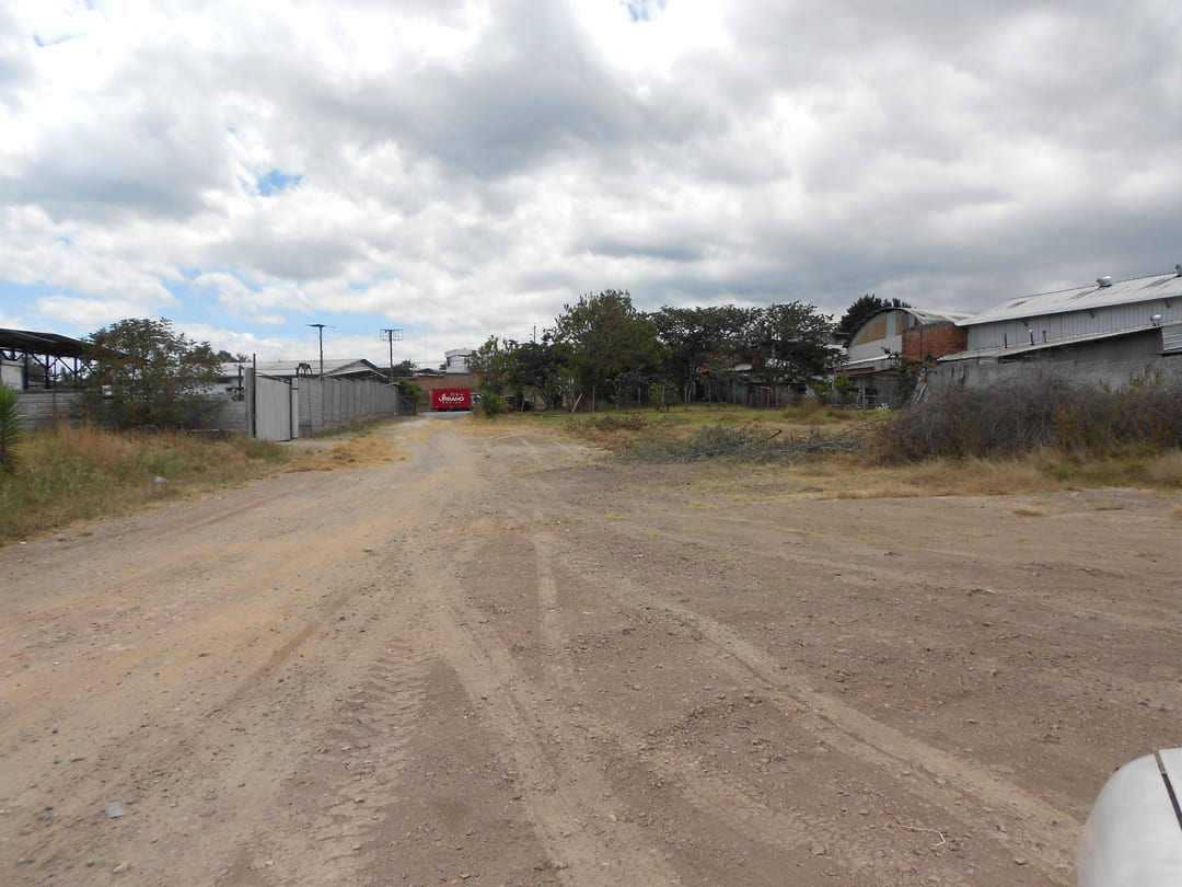 Terreno en via a Pifo