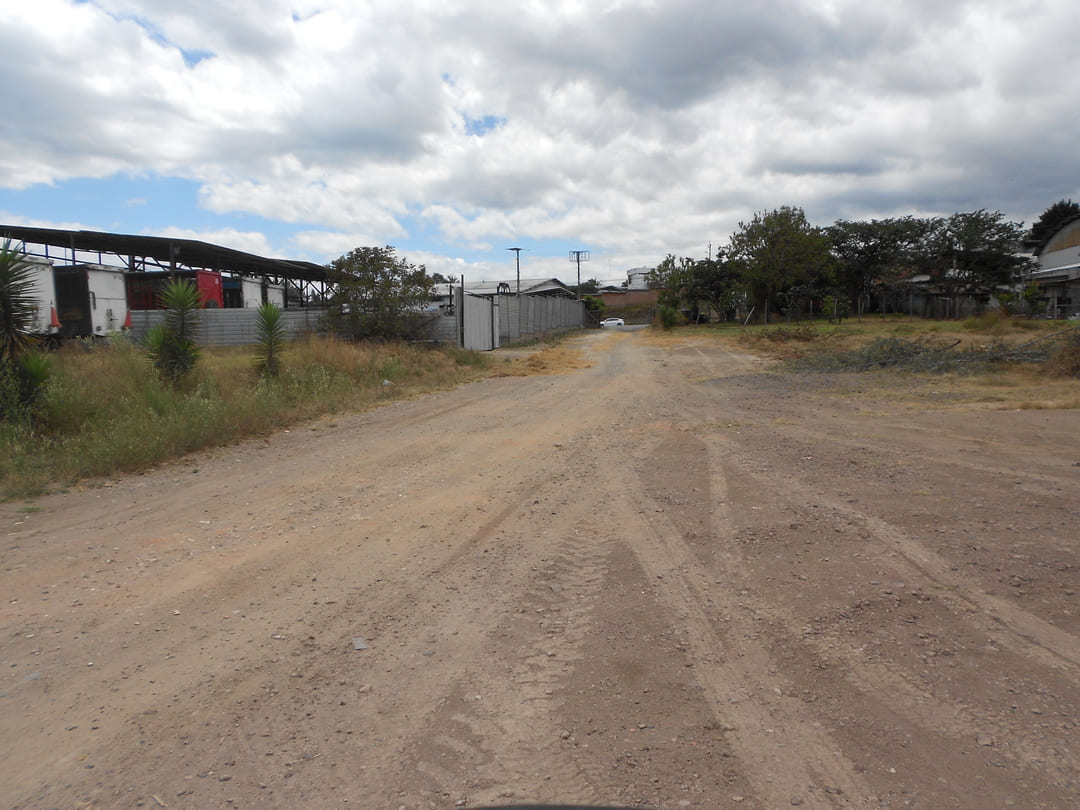 Terreno en via a Pifo