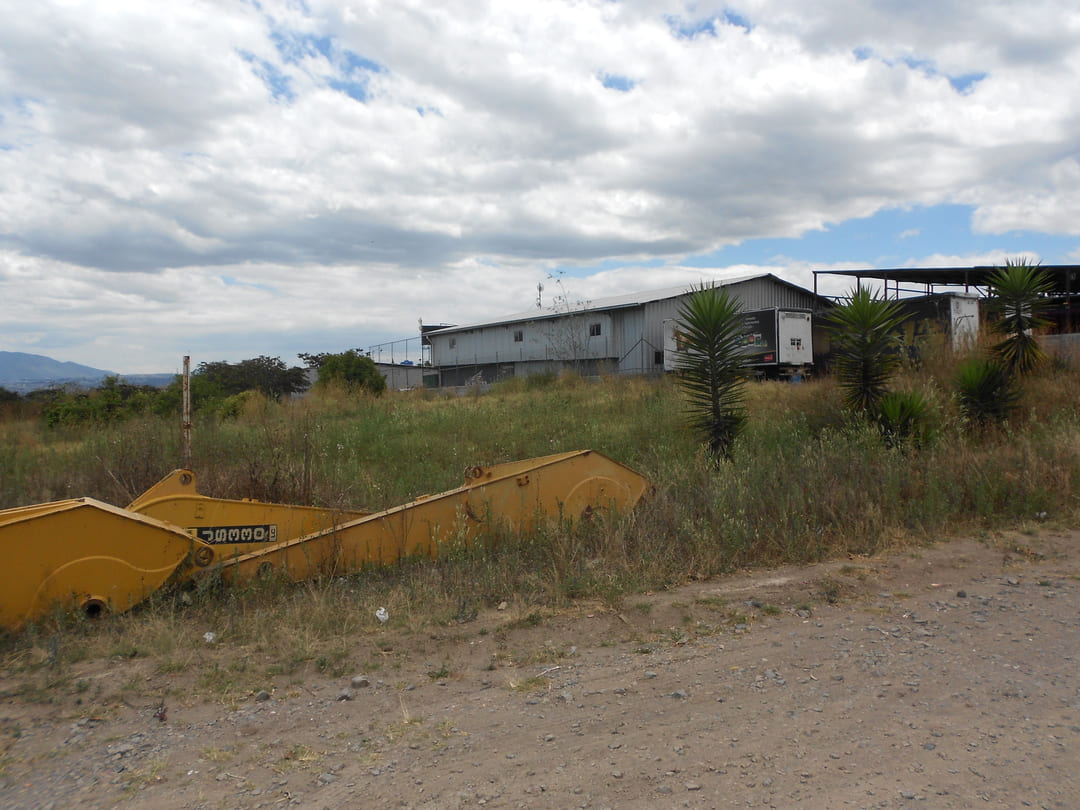 Terreno en via a Pifo