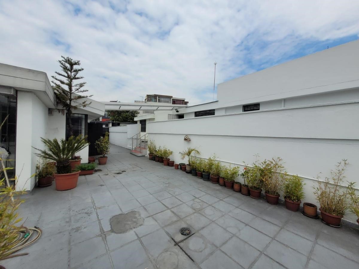 Commercial space on Shyris Avenue