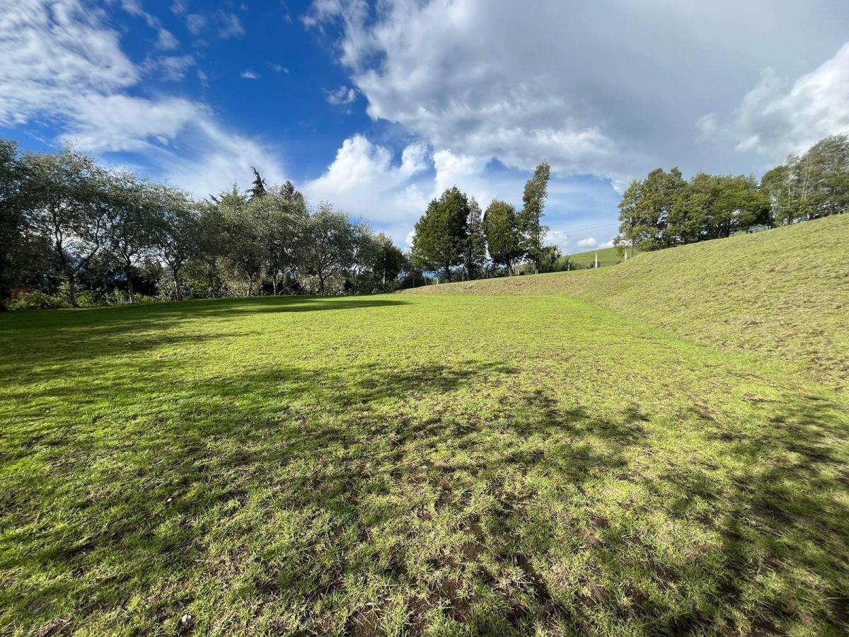 Land in Oyambarillo 1.9 ha
