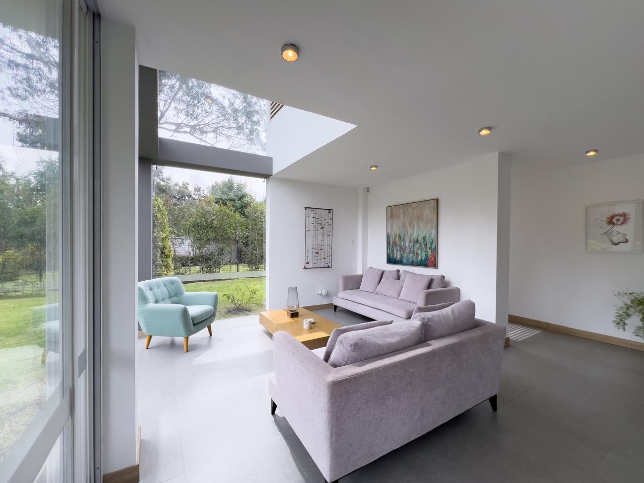 House in Tumbaco, 410 m2 plot