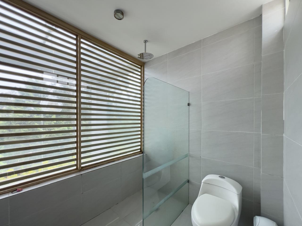 House in Tumbaco, 410 m2 plot