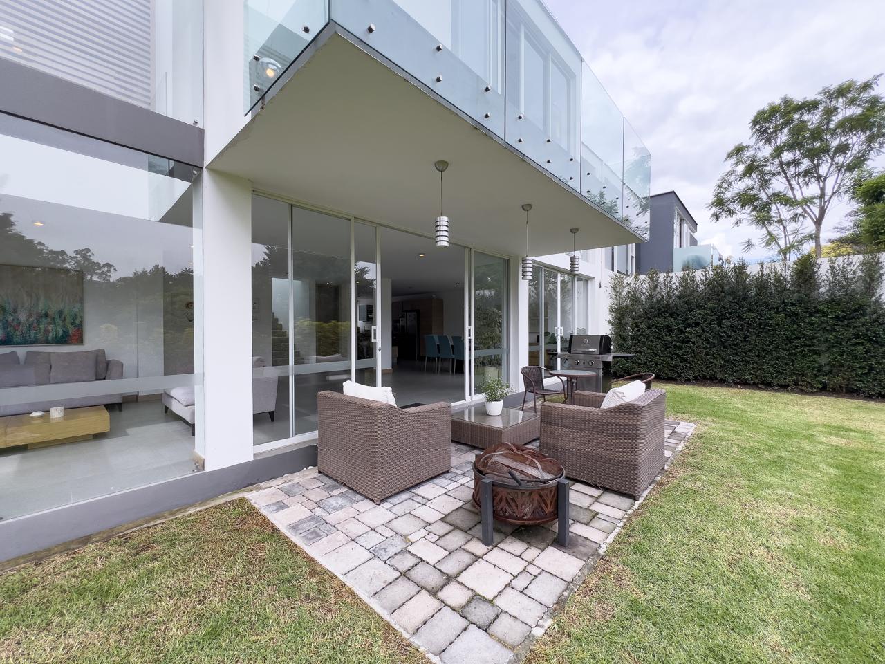 House in Tumbaco, 410 m2 plot