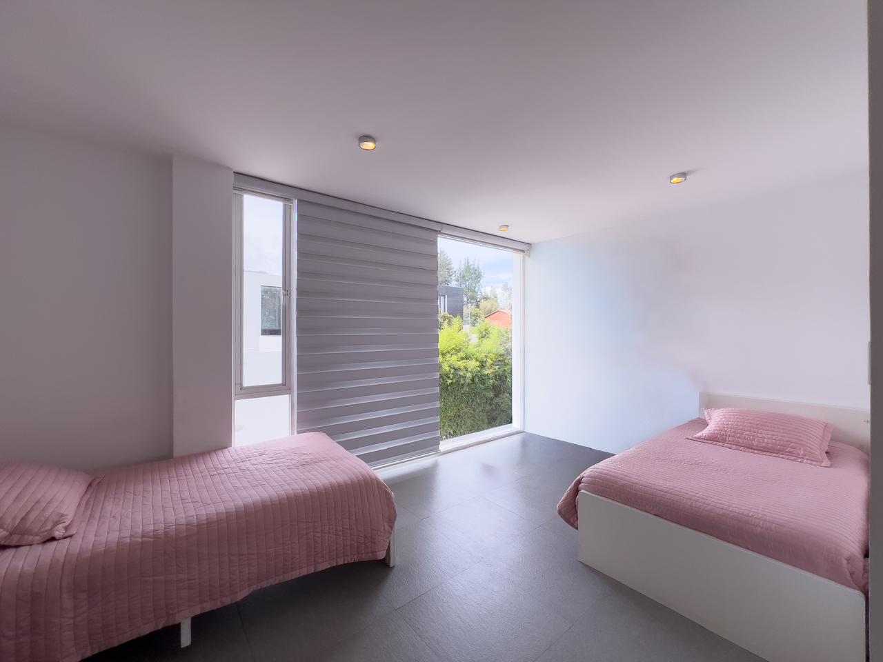 House in Tumbaco, 410 m2 plot