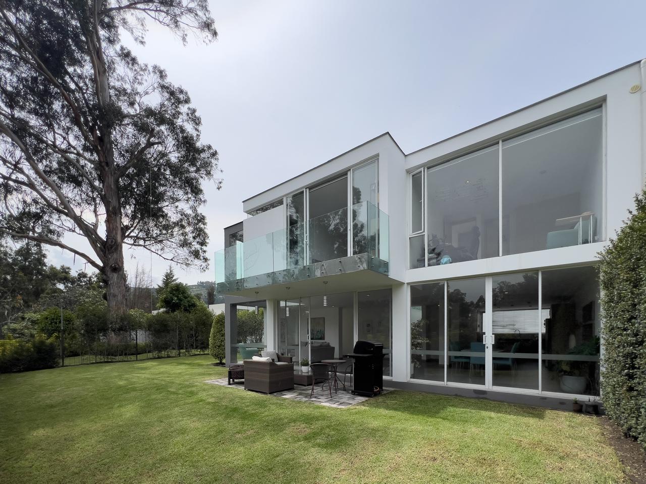 House in Tumbaco, 410 m2 plot